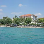 Nettuno Szálloda Bardolino